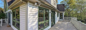 Wrap-around deck