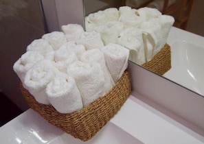 Bathroom amenities