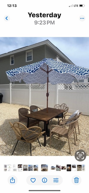Outdoor dining