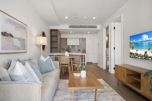 Living Area/Dining Area/Kitchen