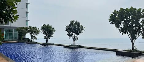 屋外プール