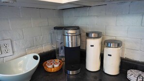 Kaffee und/oder Kaffeemaschine