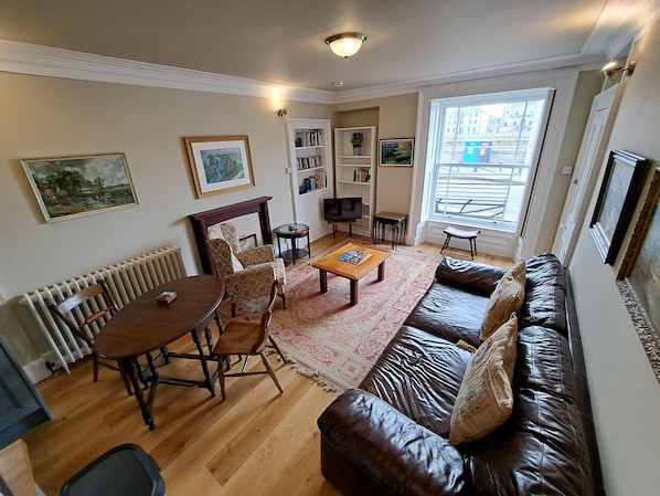 Living room/ Dinning Area