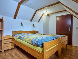 Bois, Chambre, Lit, Literie, Domicile, Cadre De Lit, Sol, Drap De Lit, Plafond, Pièce