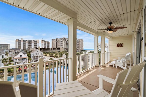 Balcony View - Sights Of Ocean!