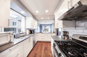 Here is the updated kitchen. This is for you, chef!