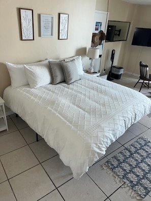 Welcome to Coastal Tides at Daytona Beach Florida.
Ocean view studio condo
