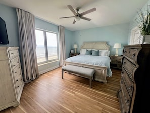 King in Main Bedroom