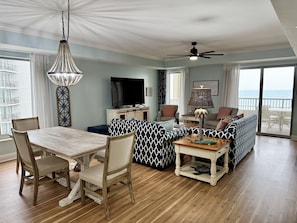 Dining / Living Room
