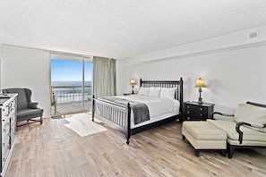 King in Main Bedroom