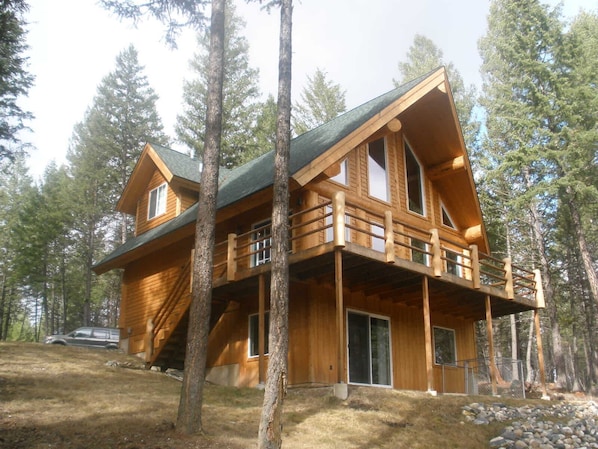 Welcome to Whitetail Cabin!