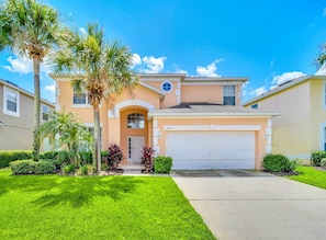 Welcoming Front Exterior of Your Vacation Home