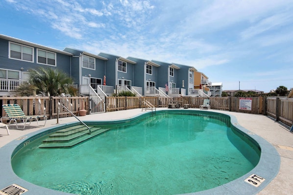 Community pool