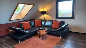 Wohnzimmer mit Wohnlandschaft