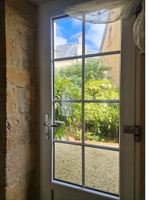 Vue sur la cour avant