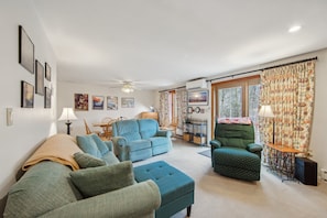 Architecture, Building, Furniture, Indoors, Living Room