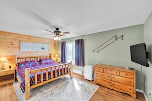 Indoors, Screen, Appliance, Ceiling Fan, TV