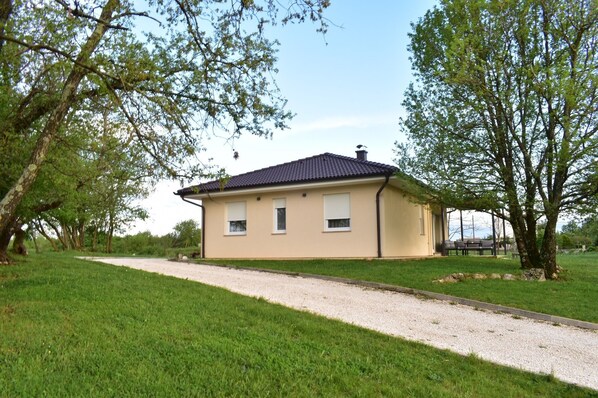 Villa Leonika