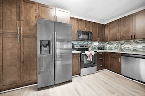 Boca Raton living with a kitchen that makes cooking a breeze