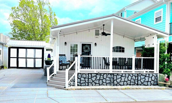 Plenty of Parking & Covered Balcony