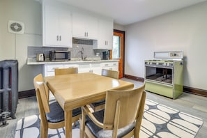 Kitchen | Nespresso | Toaster | Microwave