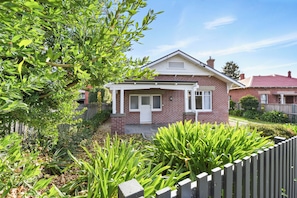 5 View St Sandy Bay Retreats Tasmania May 2025_9