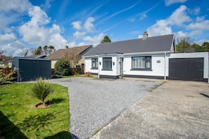 Hazeley - 3 Bedroom Holiday Home - Begelly (25313)