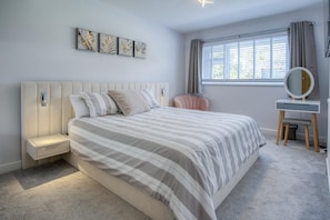 Hazeley - 3 Bedroom Holiday Home - Begelly (25295)