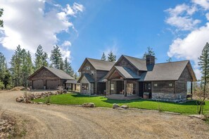Front view of our home as you pull onto the property.