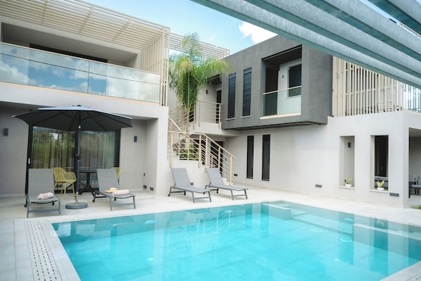 Shared pool