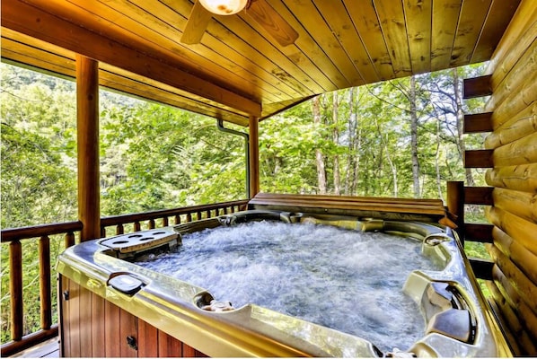 Outdoor spa tub