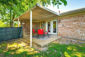 Private Backyard | Covered Patio | Dining Area