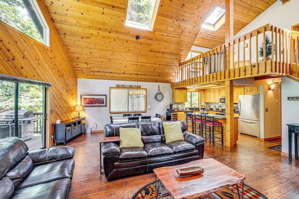 Arnold Vacation Rental | 3BR | 2BA | Stairs Required | 1,525 Sq Ft