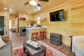 Cabin Interior | Central A/C | Free WiFi