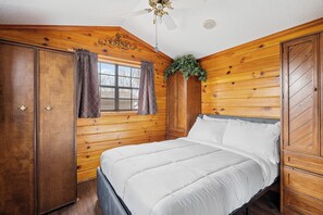 Queen Bed sleeps 2, Private Bedroom