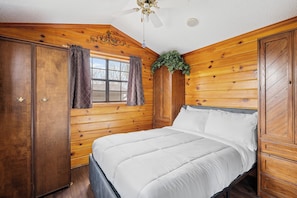 Queen Bed sleeps 2, Private Bedroom