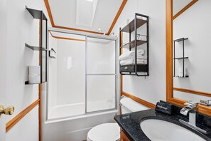 Full Bath with towels, shampoo, conditioner, body wash.