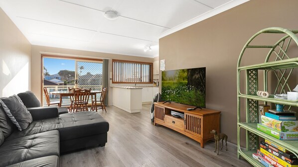 Lounge and dining area 