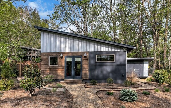 A - Exterior (1) - Cropped