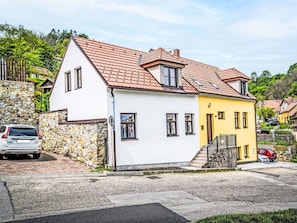 Building, Wall, Window, House, Home, Residential Area, Architecture, Roof, Facade, Cottage