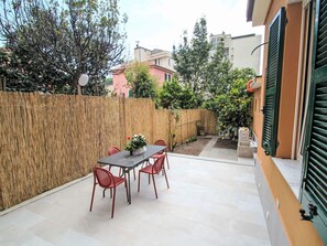 Wood, Flooring, Floor, Shade, Backyard, Outdoor Furniture, Concrete, Yard, Garden, Wood Stain
