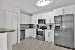 Cook your meal in a Fully Equipped Kitchen in Boca Raton