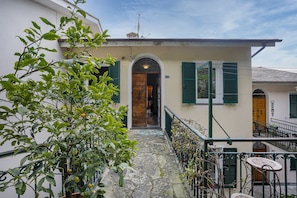 Façade