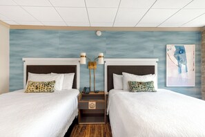 4 Riverwalk Plaza Hotel-8QQC