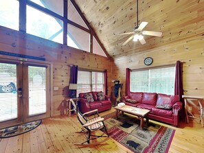 Open and Inviting Floor Plan