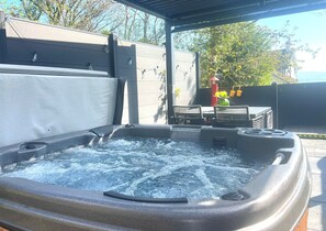 Bain à remous extérieur
