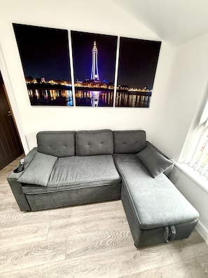 Living Room / Lounge