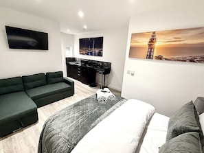 Living Room / Lounge