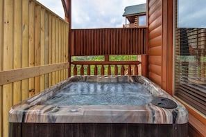 Edge Of Forever's bubbling hot tub