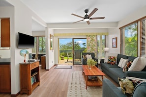 Hawaiian decor and island views